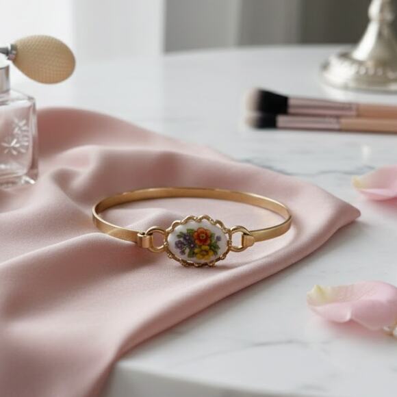 Vintage Avon Ceramic Floral Bangle Bracelet Gold Tone - Picture 1 of 11